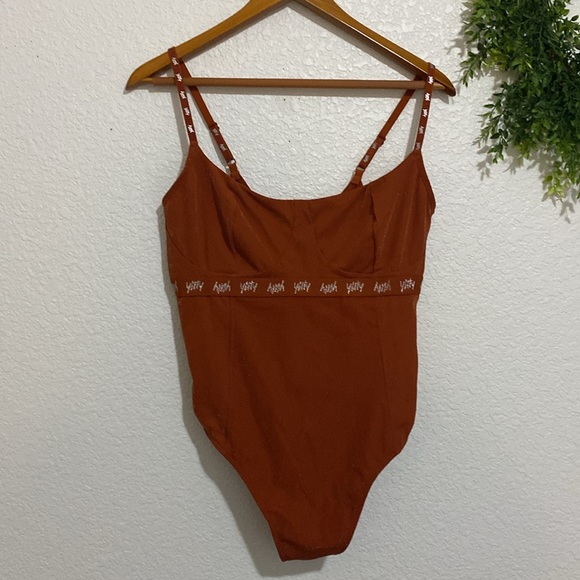 Fabletics Yitty Rust Spotlight Shaping Demi Cup Thong Bodysuit - Picture 4 of 11
